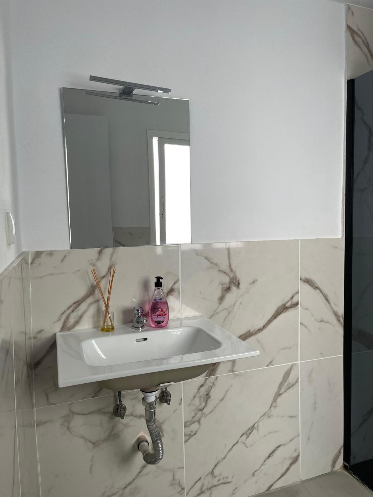 Hostal Santa Calma Marbella Eksteriør bilde